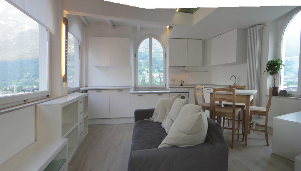 La Torretta Tra I Cieli Di Aosta Apartment Room photo